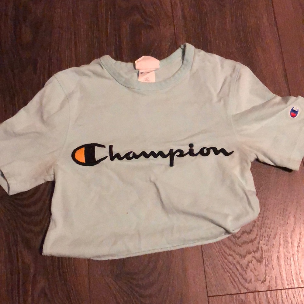 Cropped Champion T-Shirt